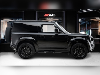 Used Land Rover Defender 2025 for sale - 79341232: Photo