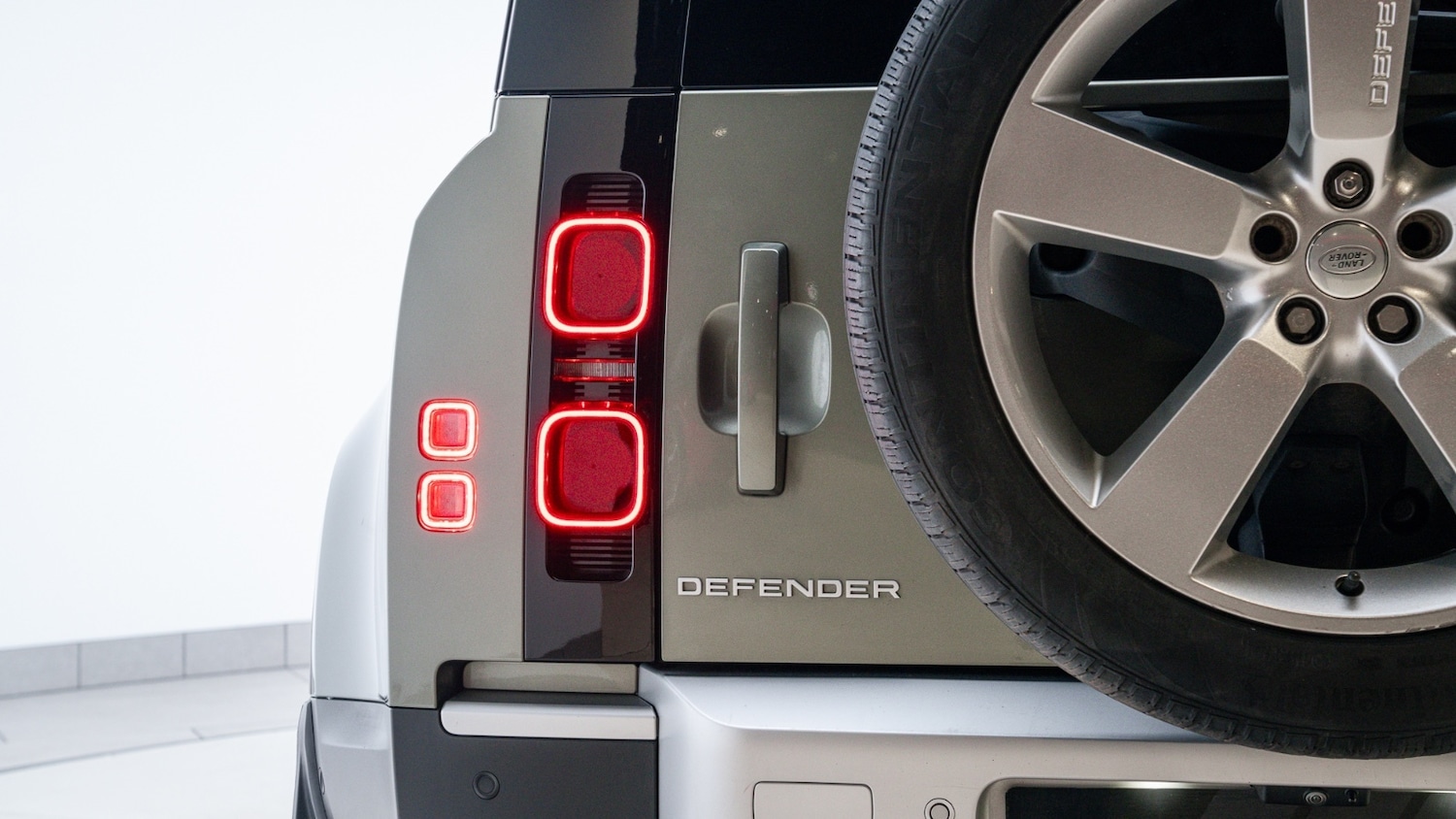 Used Land Rover Defender 2022 for sale - 77581217: Photo 15