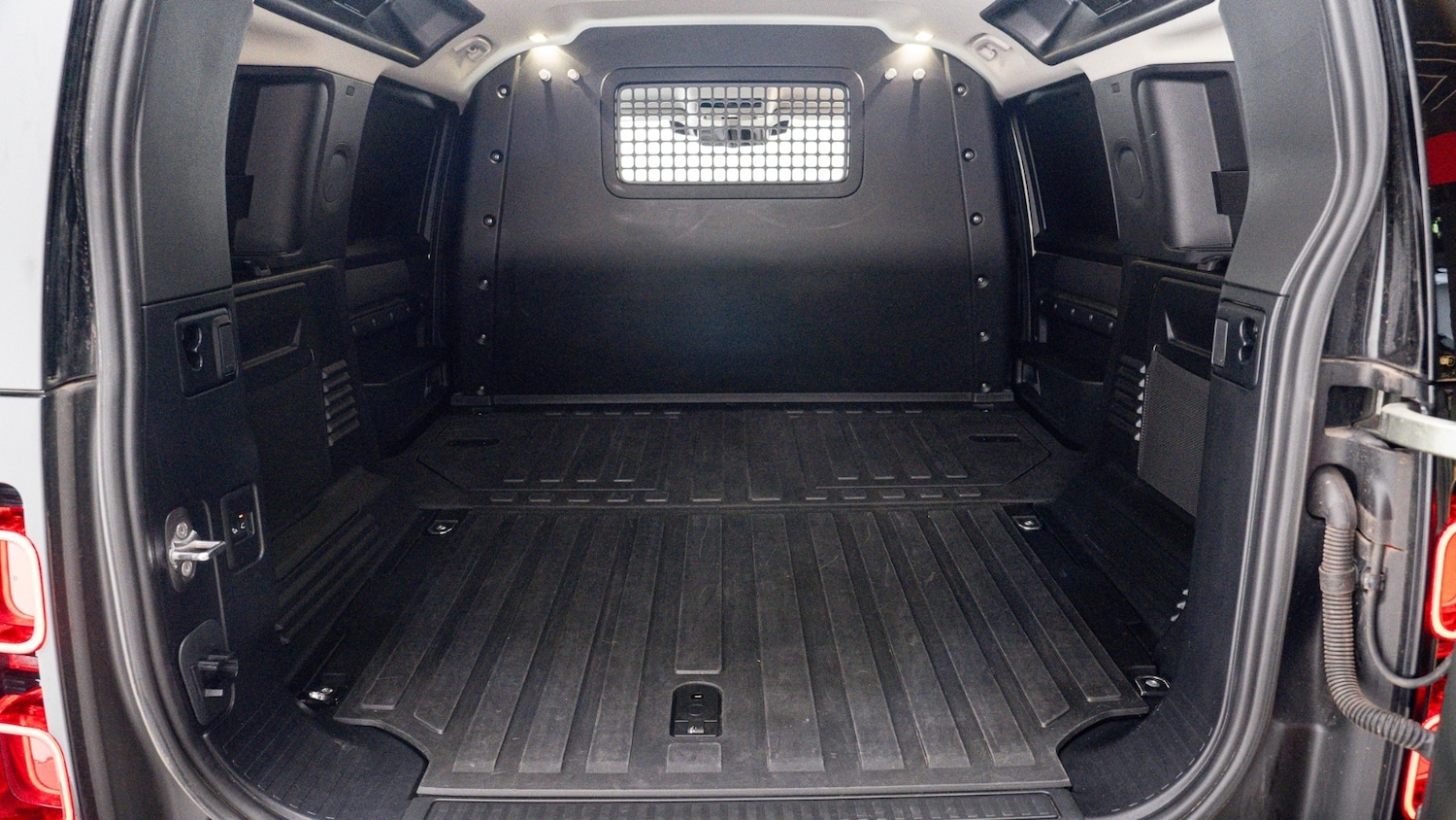 Used Land Rover Defender 2022 for sale - 77581217: Photo 4