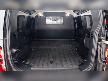 Used Land Rover Defender 2022 for sale - 77581217: Photo