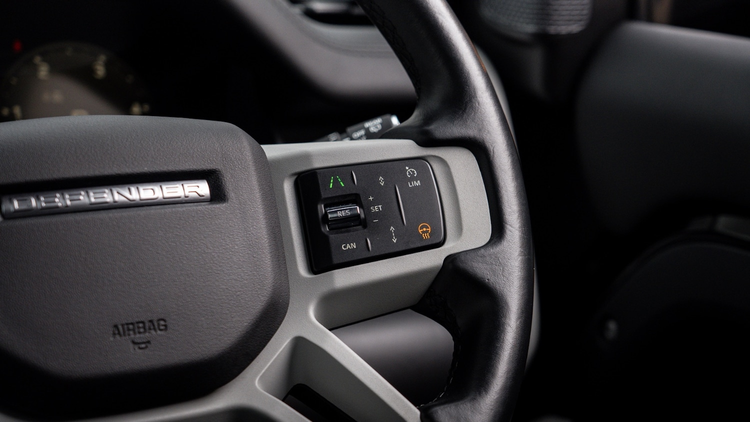 Used Land Rover Defender 2023 for sale - 77035890: Photo 10