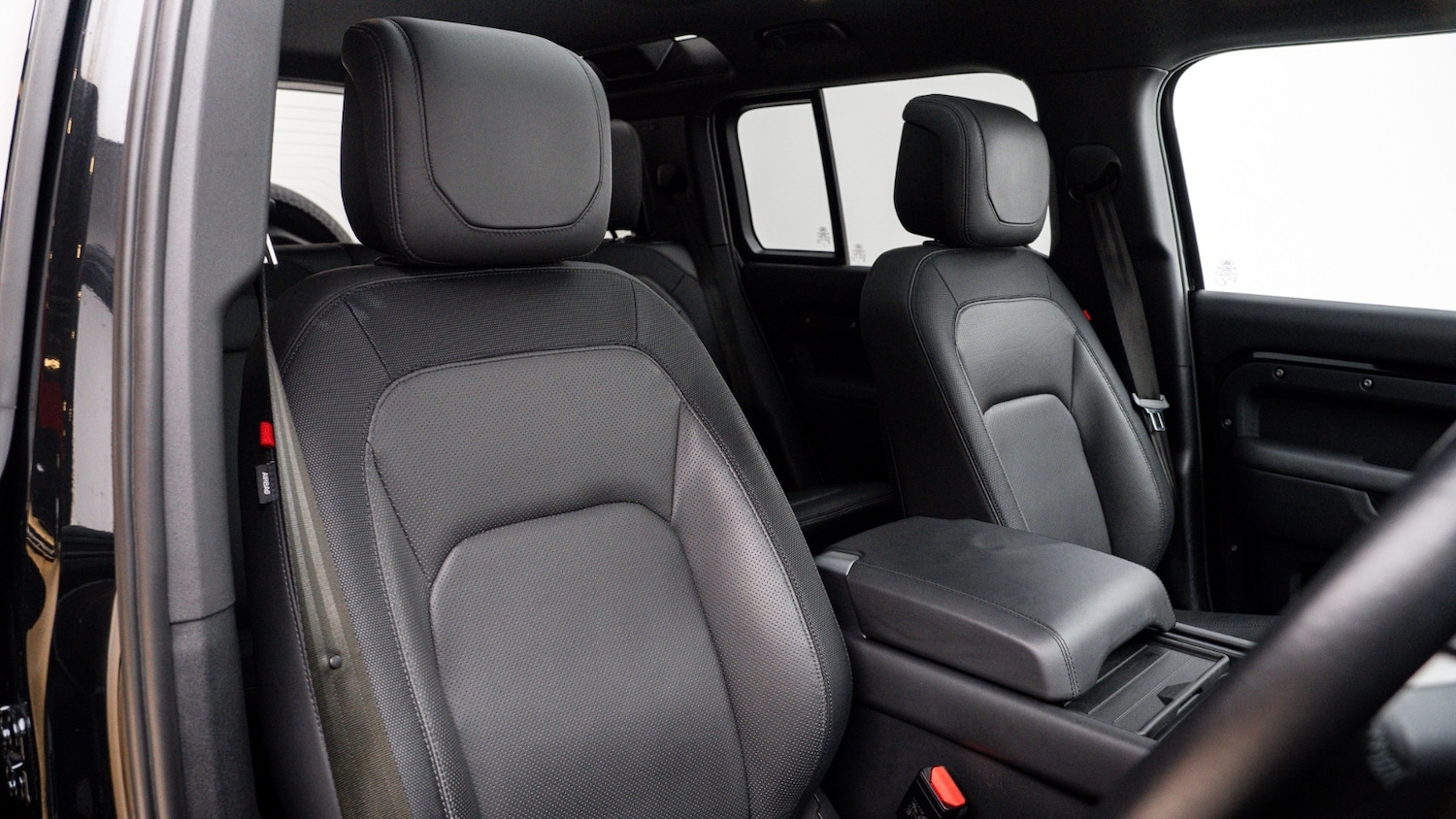 Used Land Rover Defender 2023 for sale - 77035890: Photo 16