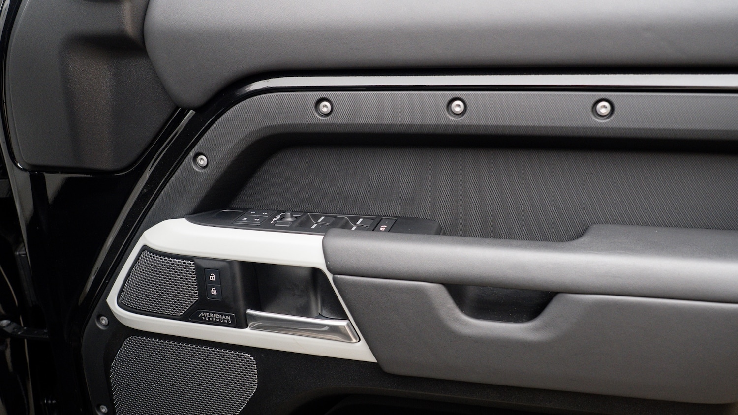 Used Land Rover Defender 2023 for sale - 77035890: Photo 19