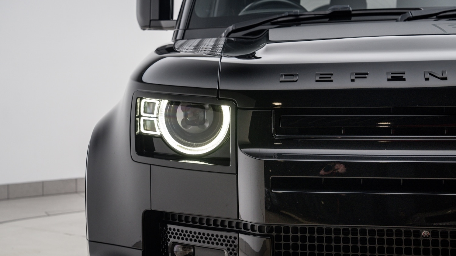 Used Land Rover Defender 2023 for sale - 77035890: Photo 26