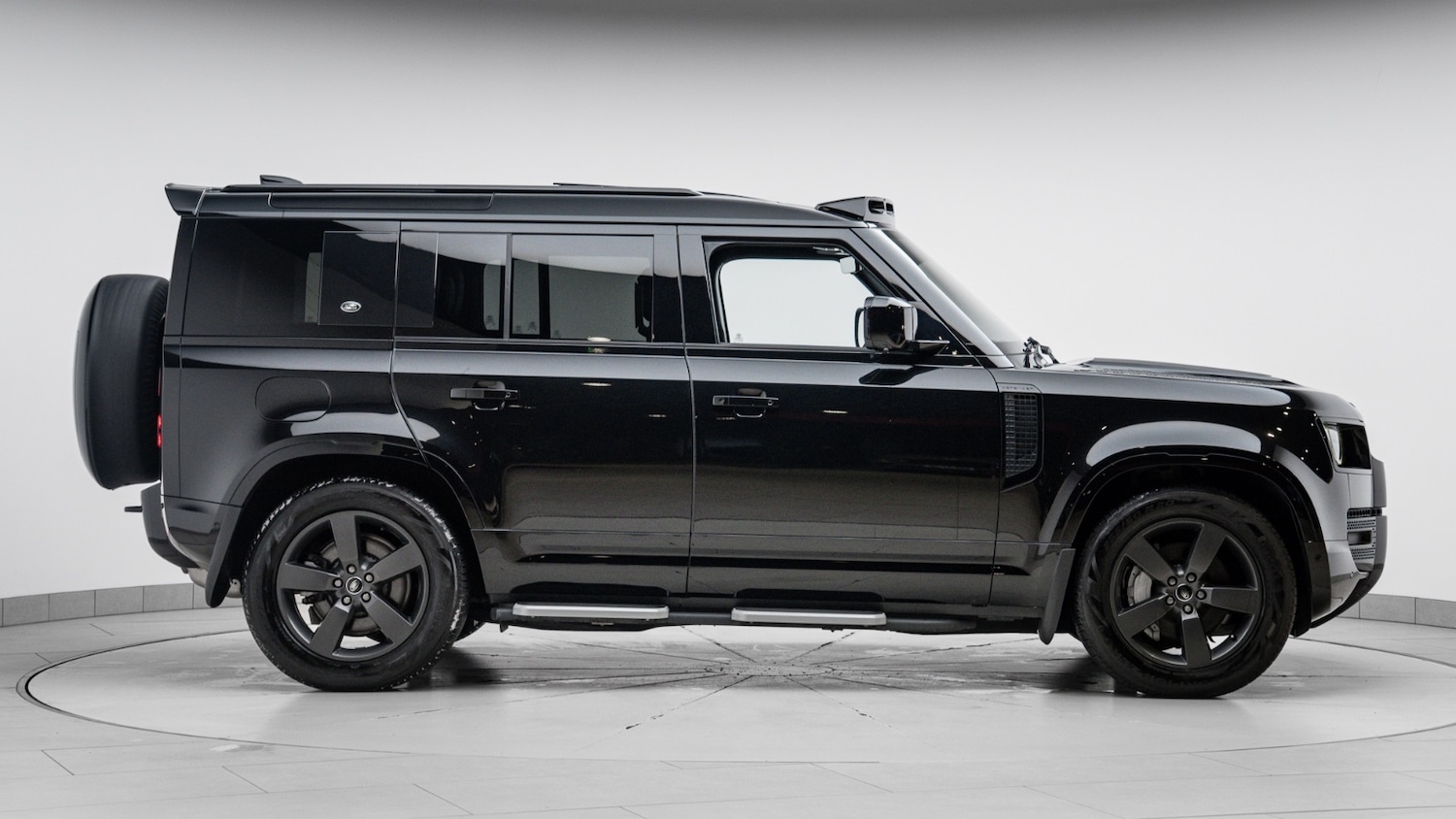 Used Land Rover Defender 2023 for sale - 77035890: Photo 33