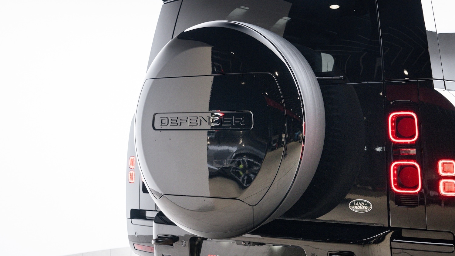 Used Land Rover Defender 2023 for sale - 77035890: Photo 38