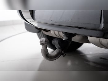 Used Land Rover Defender 2023 for sale - 77035890: Photo