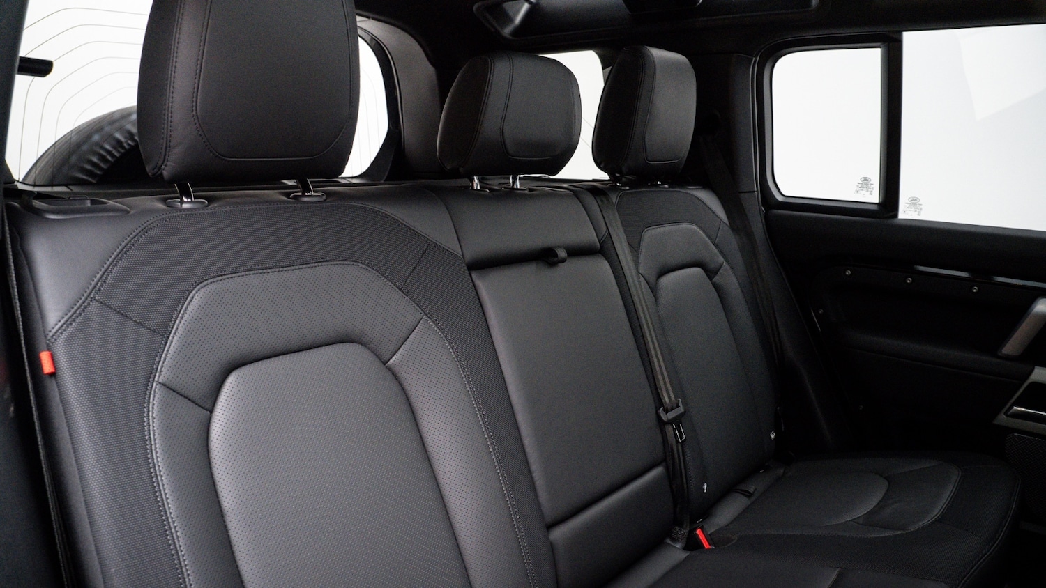 Used Land Rover Defender 2023 for sale - 77035890: Photo 5