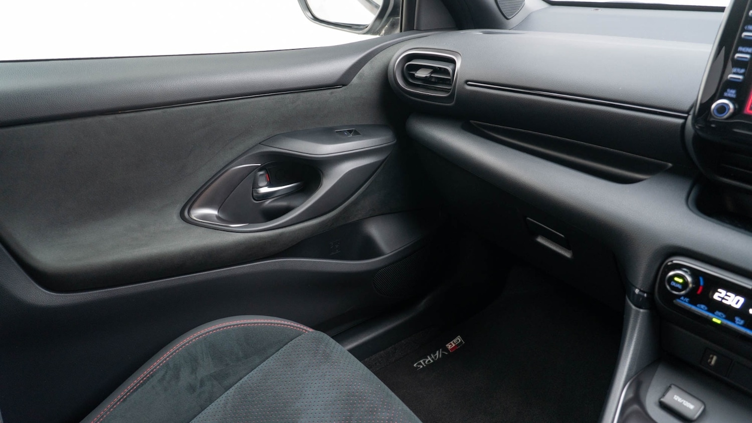 Used Toyota Yaris 2022 for sale - 76372824: Photo 23