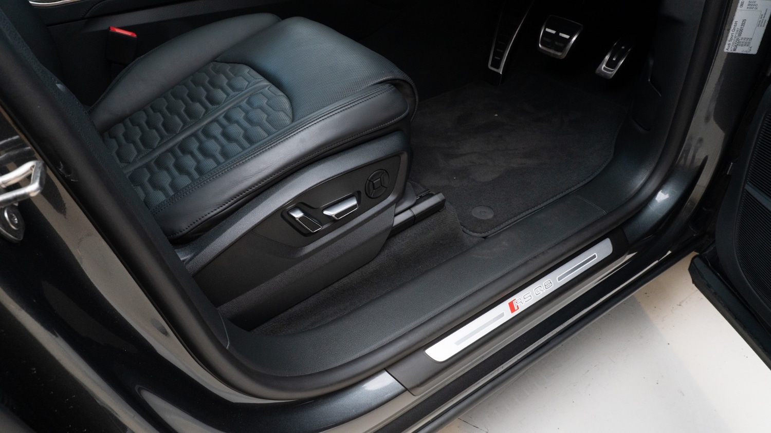 Used Audi RS Q8 2025 for sale - 76983992: Photo 28