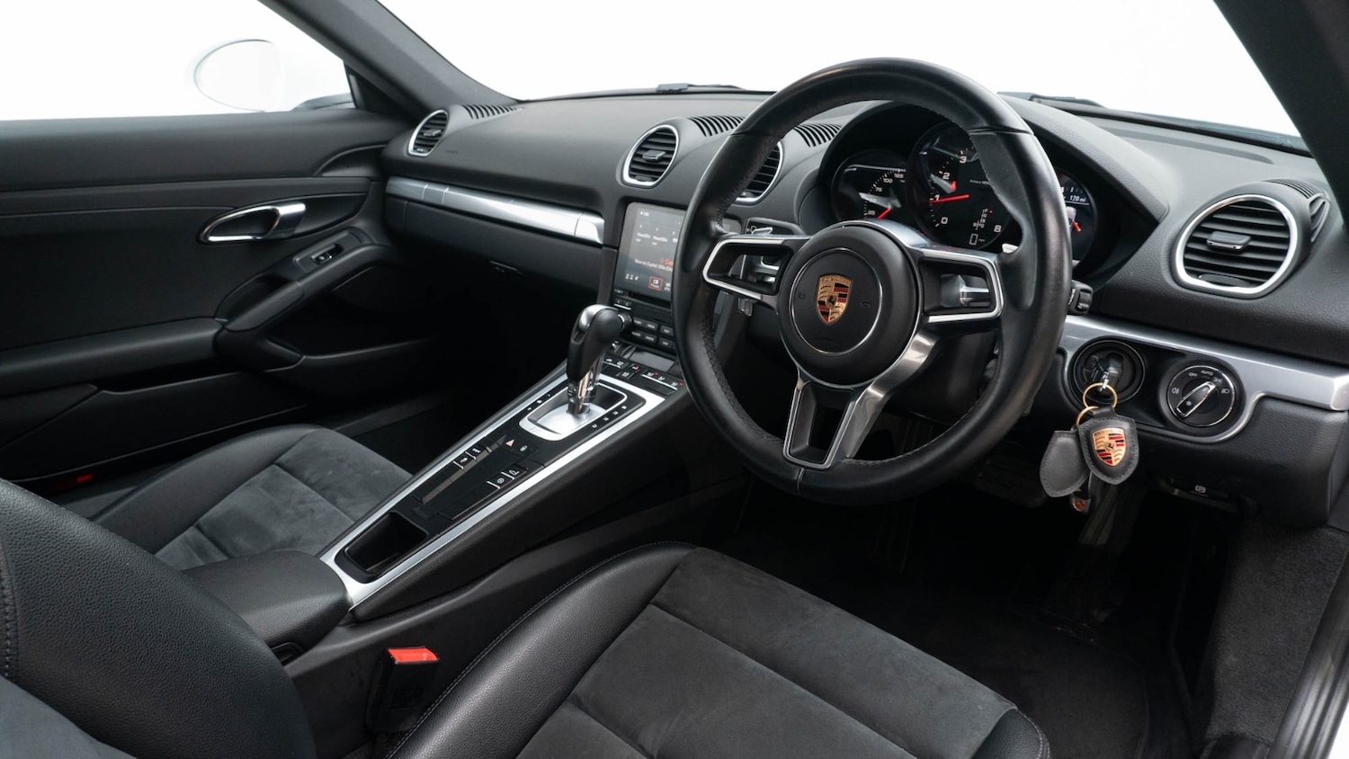 Used Porsche Other 2017 for sale - 76589853: Photo 2