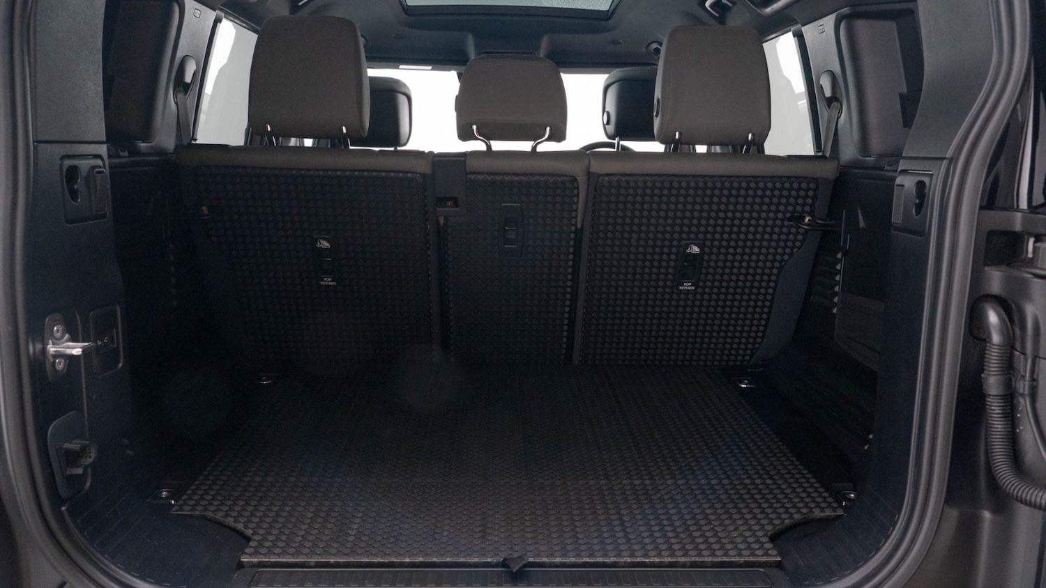 Used Land Rover Defender 2023 for sale - 77274026: Photo 13