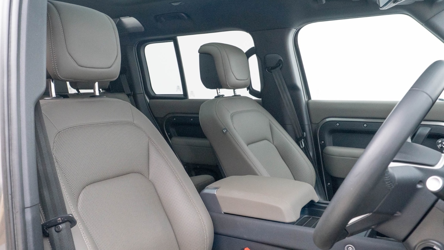 Used Land Rover Defender 2023 for sale - 77274026: Photo 3