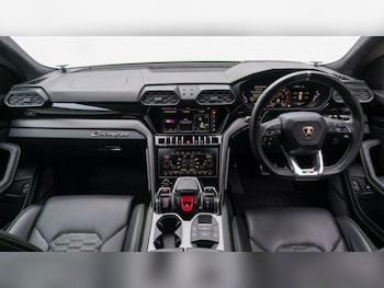 Used Lamborghini Urus 2022 for sale - 76208770: Photo 2