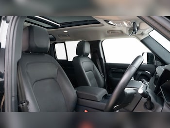 Used Land Rover Defender 2024 for sale - 77239456: Photo