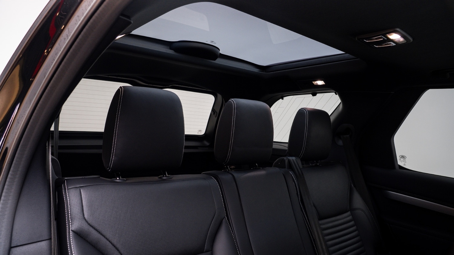 Used Land Rover Discovery 2023 for sale - 77965062: Photo 15