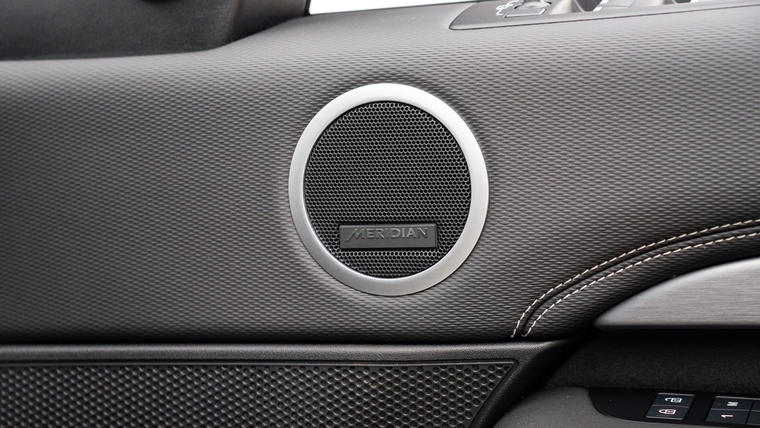 Used Land Rover Discovery 2023 for sale - 77965062: Photo 31