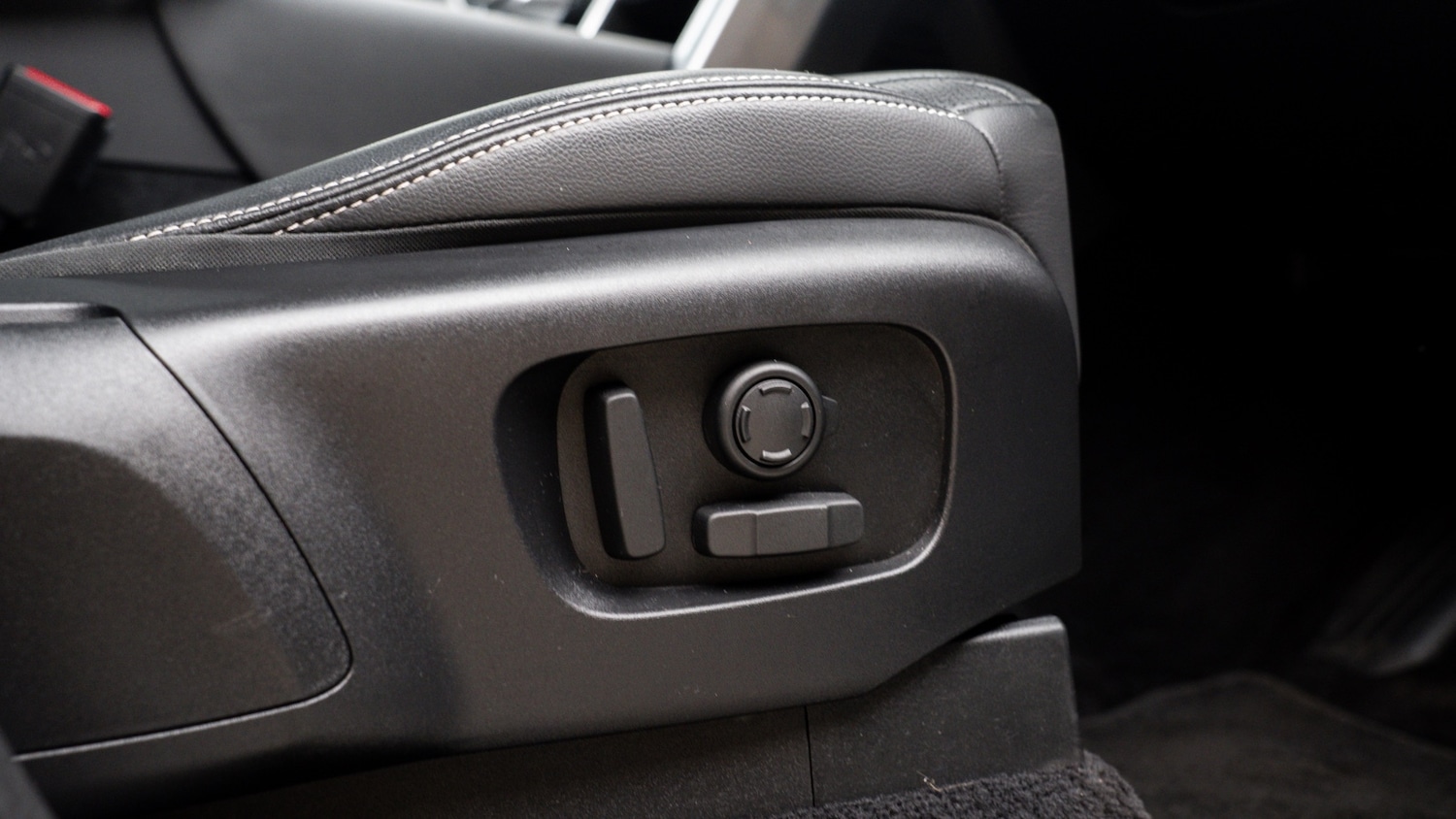 Used Land Rover Discovery 2023 for sale - 77965062: Photo 32