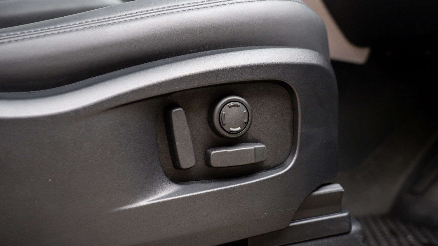 Used Land Rover Defender 2025 for sale - 77224955: Photo 12