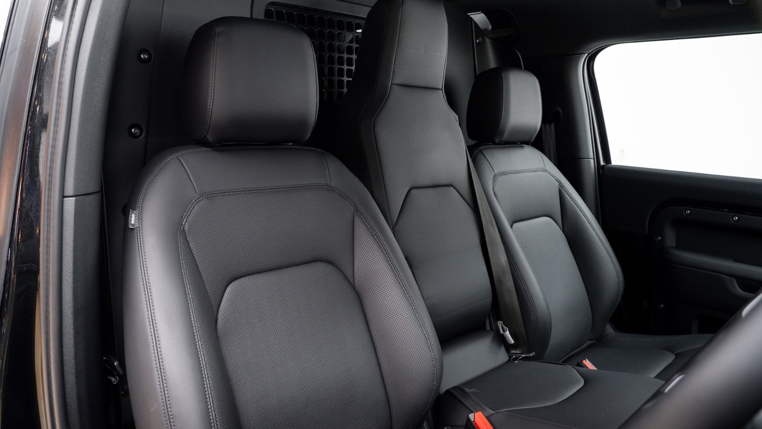 Used Land Rover Defender 2025 for sale - 77224955: Photo 3