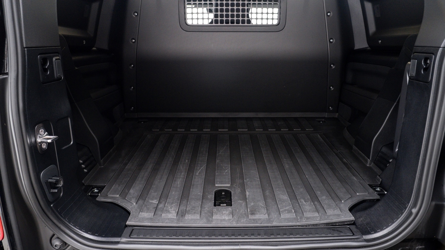 Used Land Rover Defender 2025 for sale - 77224955: Photo 4