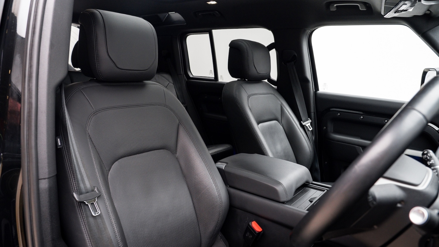 Used Land Rover Defender 2023 for sale - 77570035: Photo 3