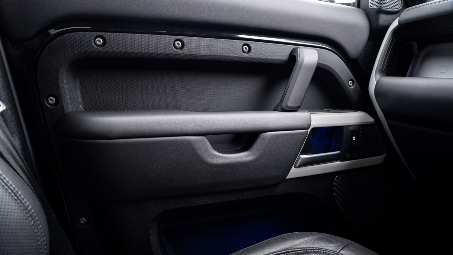 Used Land Rover Defender 2023 for sale - 77570035: Photo 32