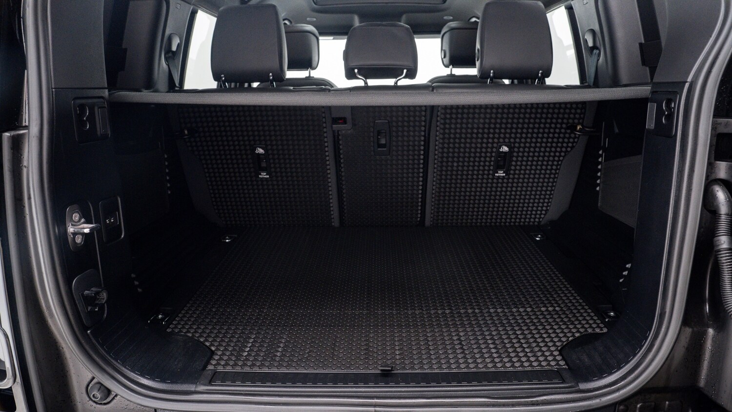 Used Land Rover Defender 2023 for sale - 77570035: Photo 46