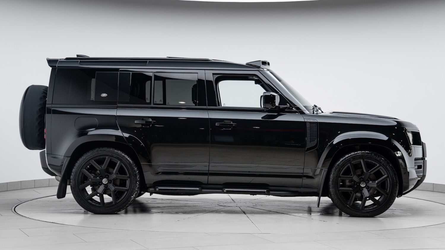 Used Land Rover Defender 2023 for sale - 77570035: Photo 5