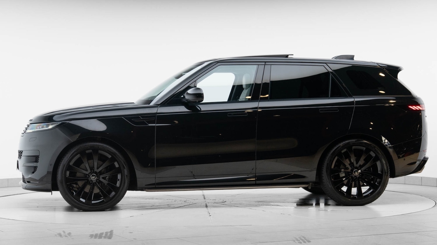 Used Land Rover Range Rover Sport 2023 for sale - 76501429: Photo 4