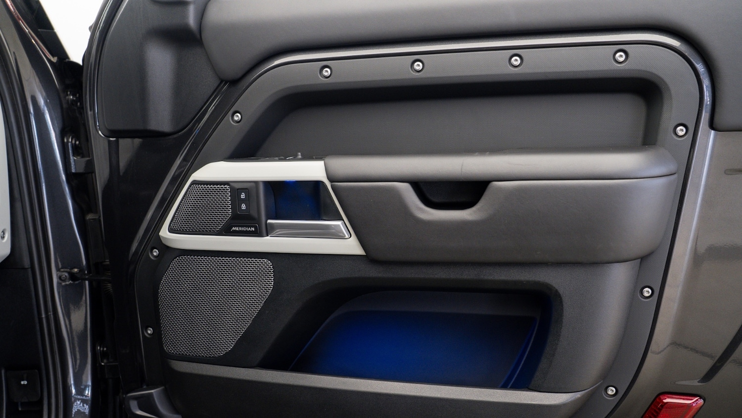 Used Land Rover Defender 2024 for sale - 78080815: Photo 28