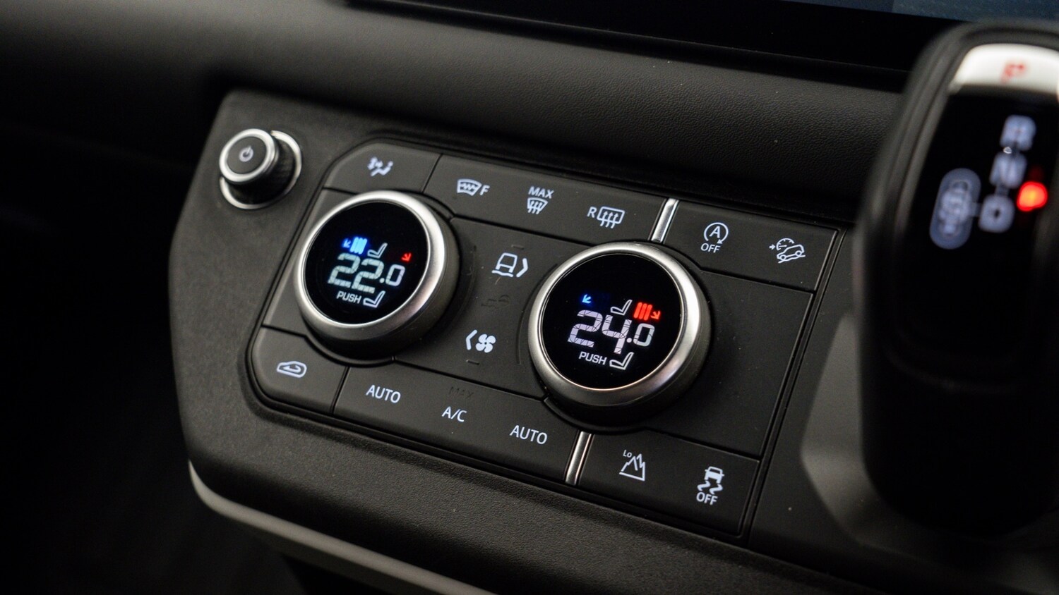 Used Land Rover Defender 2024 for sale - 78080815: Photo 32