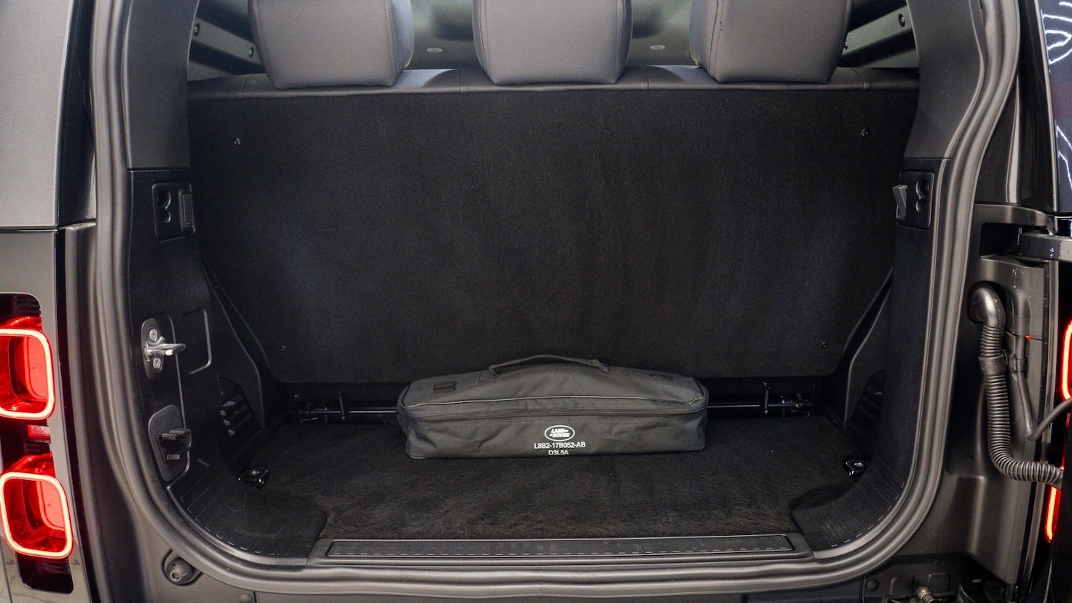 Used Land Rover Defender 2024 for sale - 78080815: Photo 8