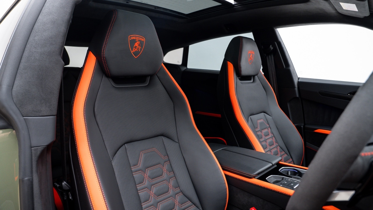 Used Lamborghini Urus 2026 for sale - 77927398: Photo 3