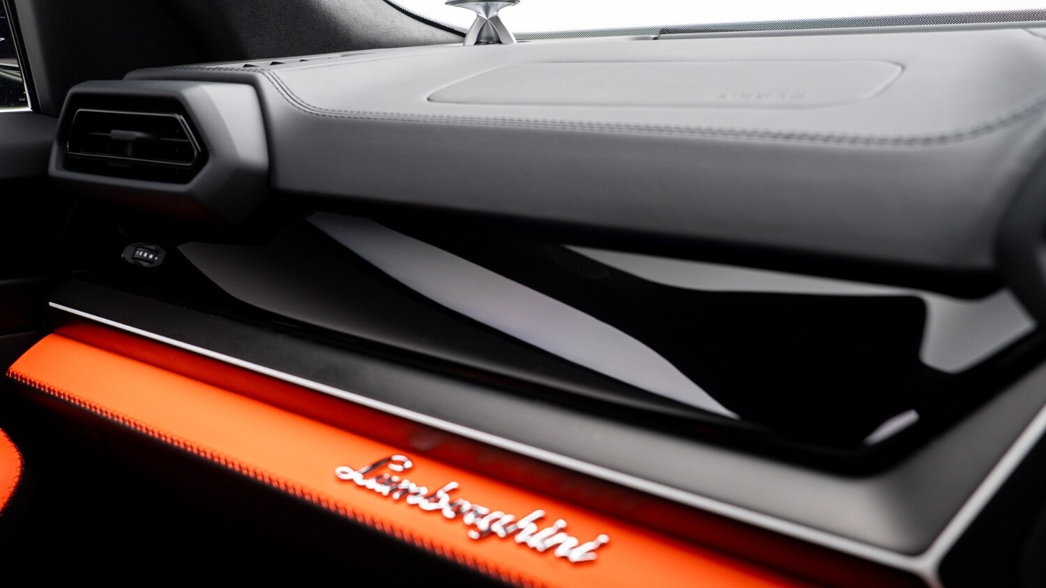 Used Lamborghini Urus 2026 for sale - 77927398: Photo 48