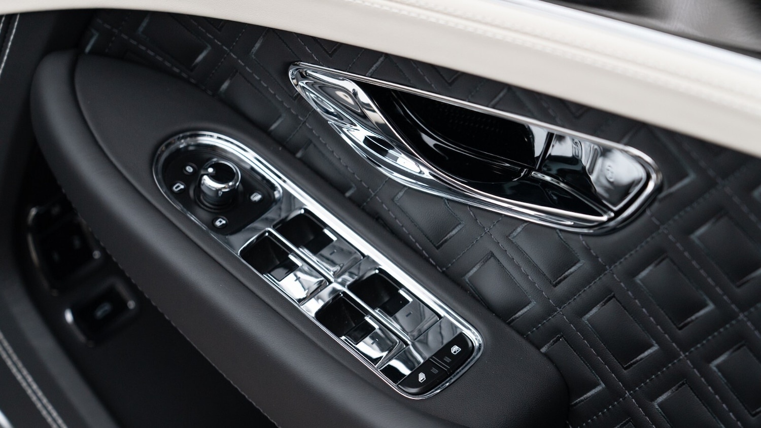 Used Bentley Continental 2024 for sale - 76420517: Photo 28