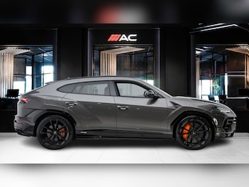 Used Lamborghini Urus 2023 for sale - 78918683: Photo