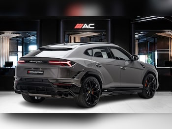Used Lamborghini Urus 2023 for sale - 78918683: Photo