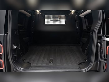 Used Land Rover Defender 2023 for sale - 76140262: Photo 4