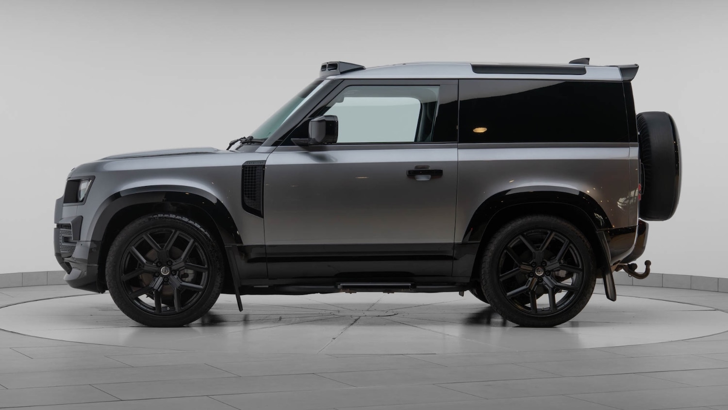 Used Land Rover Defender 2023 for sale - 76140262: Photo 5