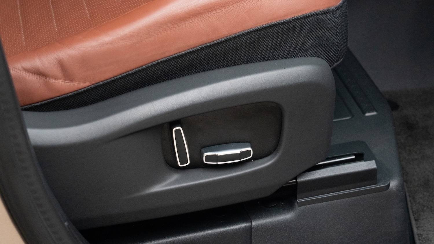 Used Land Rover Defender 2025 for sale - 76459087: Photo 12