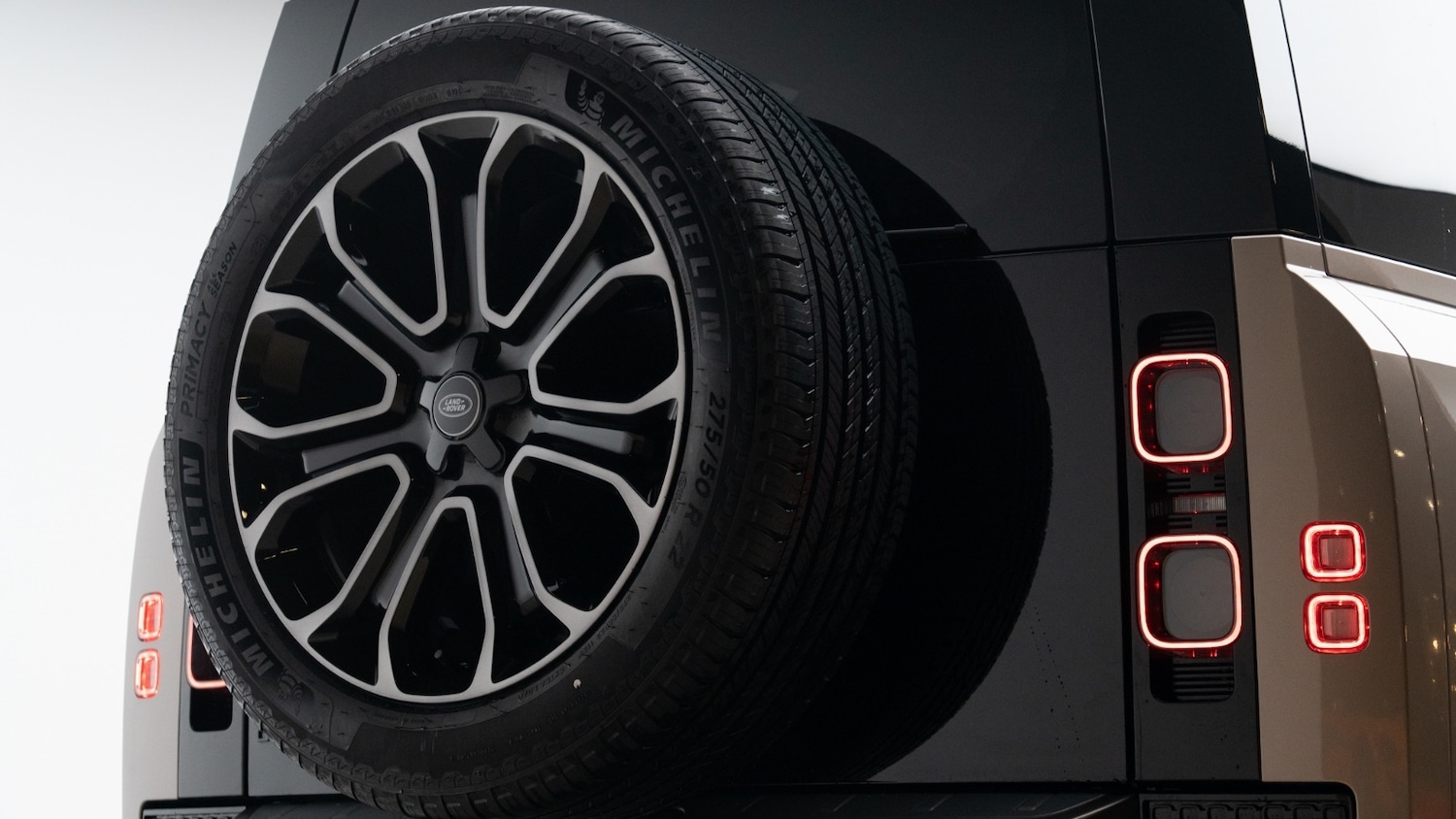 Used Land Rover Defender 2025 for sale - 76459087: Photo 32