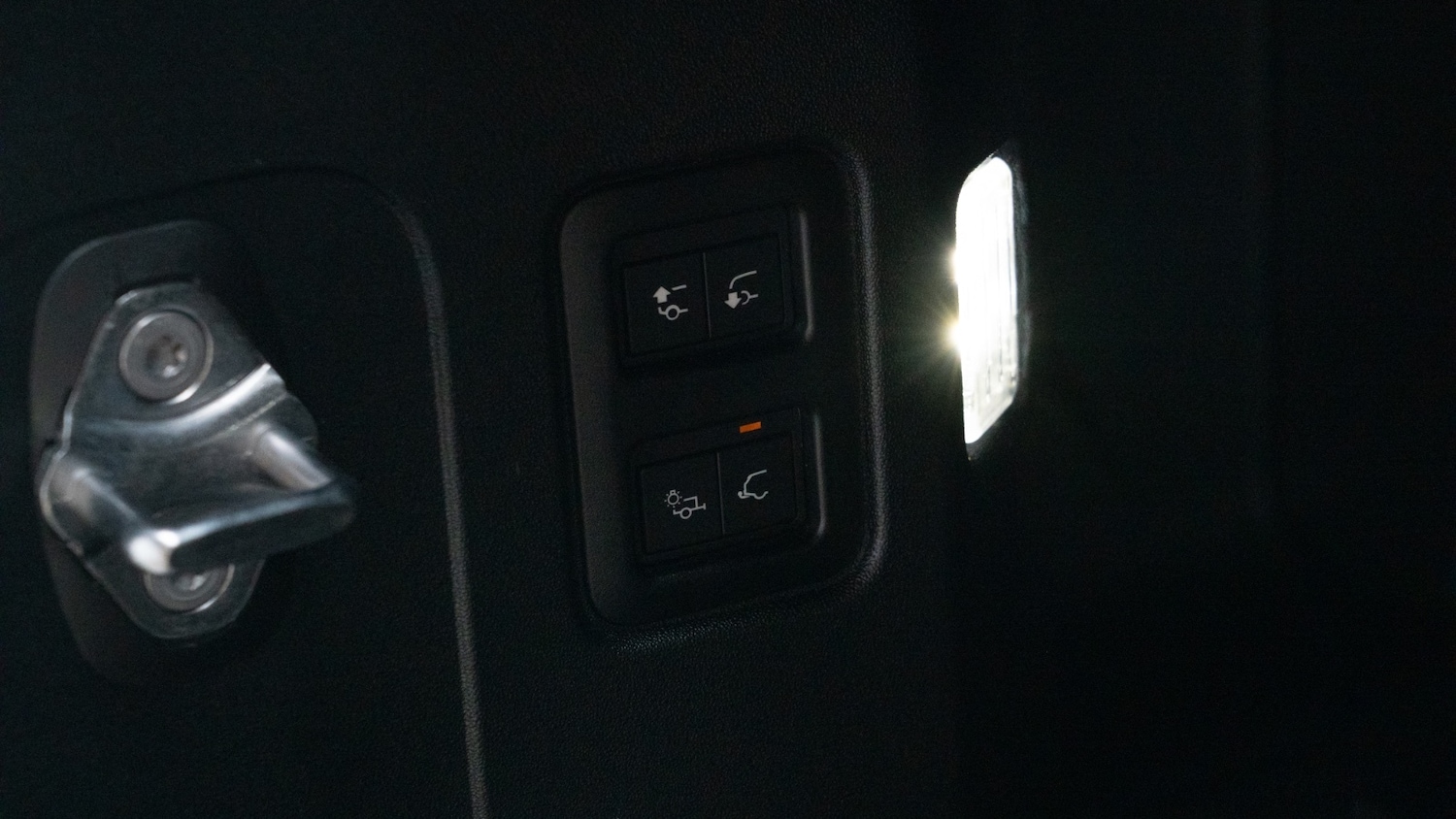 Used Land Rover Defender 2025 for sale - 76459087: Photo 35