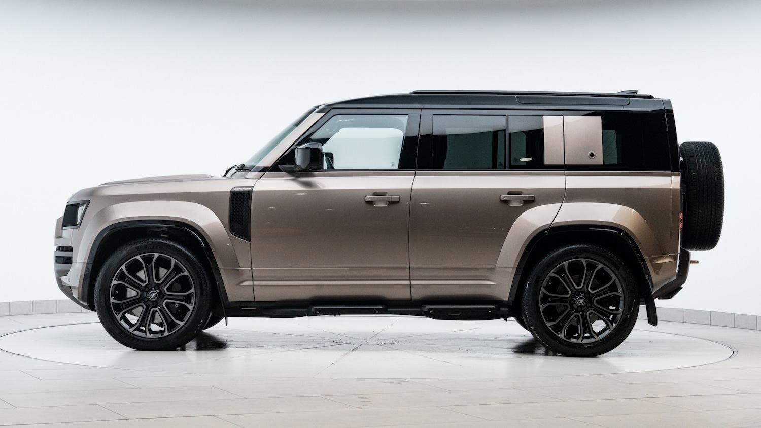 Used Land Rover Defender 2025 for sale - 76459087: Photo 5