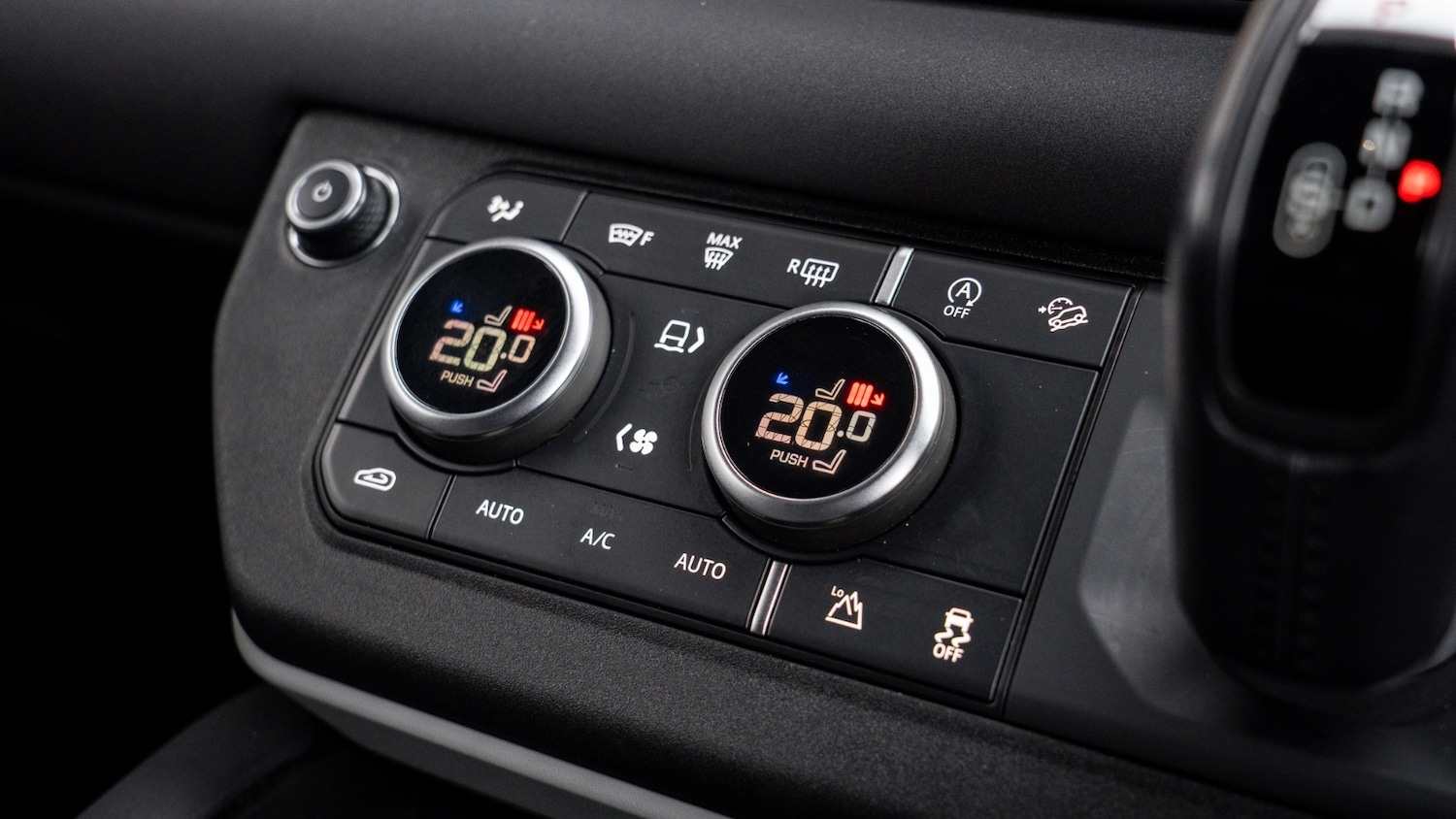 Used Land Rover Defender 2023 for sale - 77893924: Photo 18