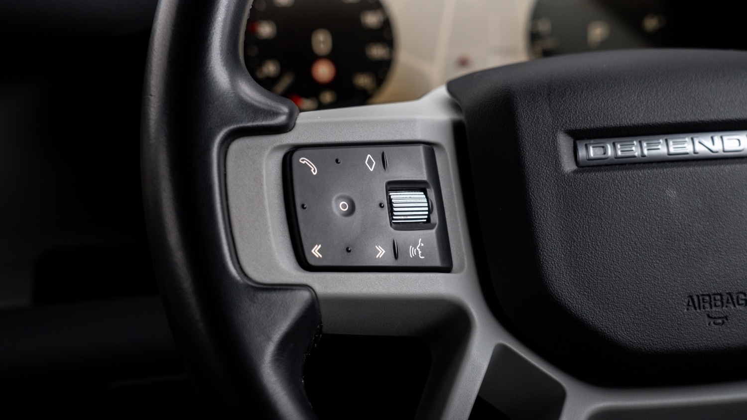 Used Land Rover Defender 2023 for sale - 77893924: Photo 22