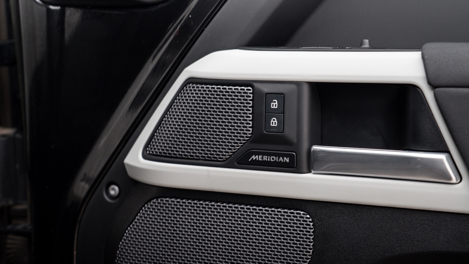 Used Land Rover Defender 2023 for sale - 77893924: Photo 24