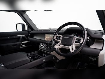 Used Land Rover Defender 2023 for sale - 77893924: Photo