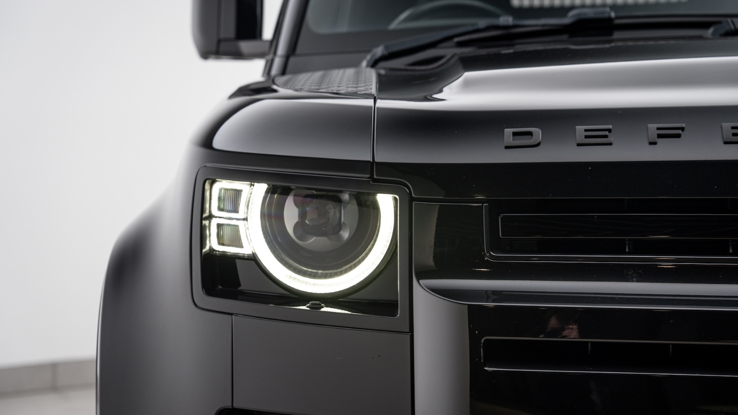 Used Land Rover Defender 2023 for sale - 77893924: Photo 30