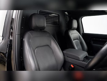 Used Land Rover Defender 2023 for sale - 77893924: Photo